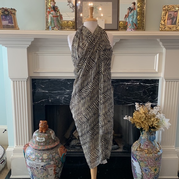 Oversized Sheer print 78”x41” African print scarf - Picture 6 of 6